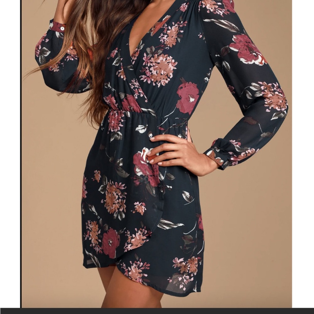 LuLu’s PRETTY PRETENDER NAVY FLORAL PRINT DRESS SMALL
